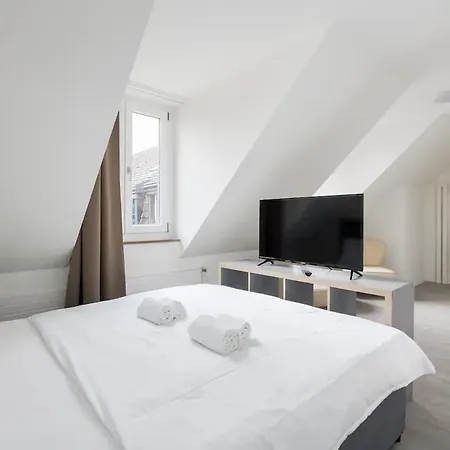 Delta Central Deluxe Apartment
